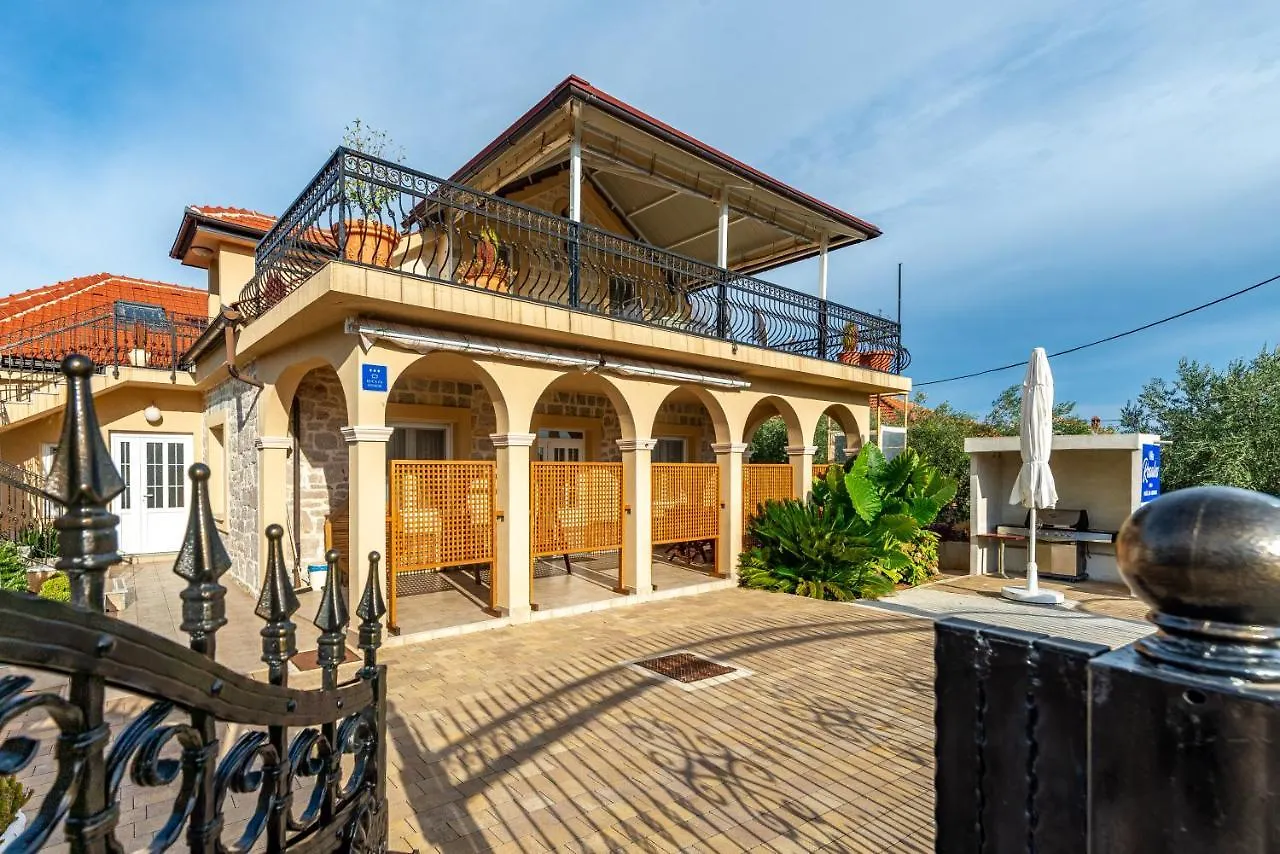 Holiday Home Vila Rosales Ugljan 0*,
