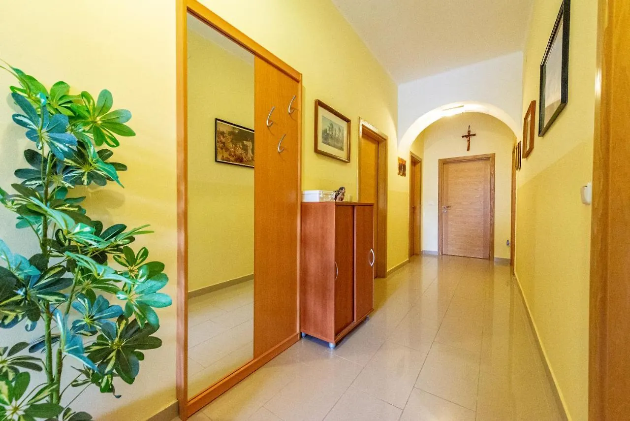 Holiday Home Vila Rosales أوغليان