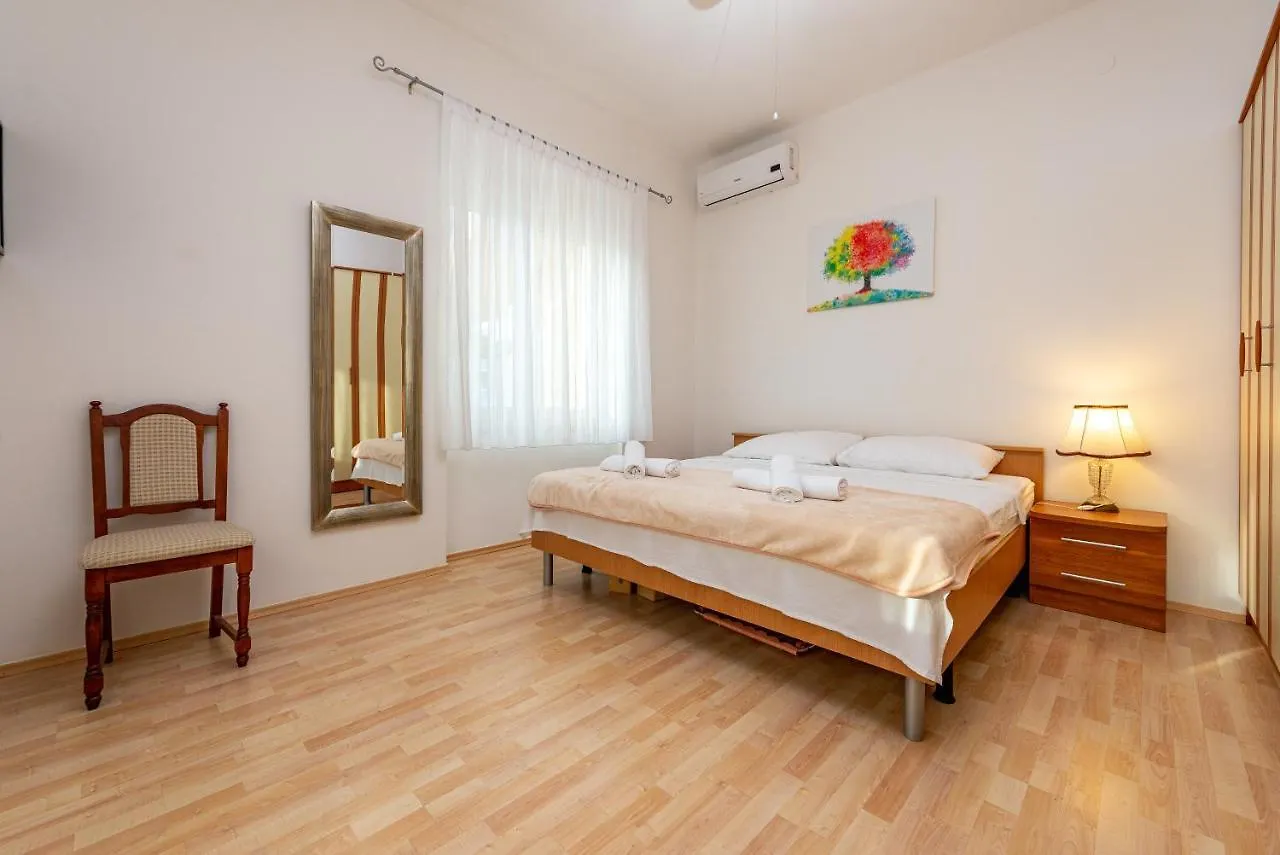 Holiday Home Vila Rosales أوغليان